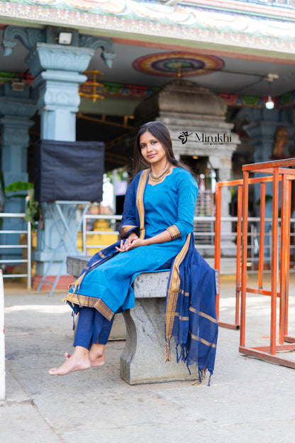 Salwar suit