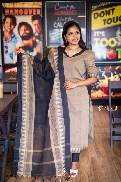 Salwar suit